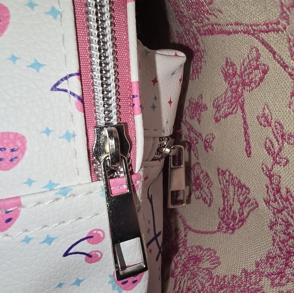 Hello Kitty Backpack - Picture 4 of 4